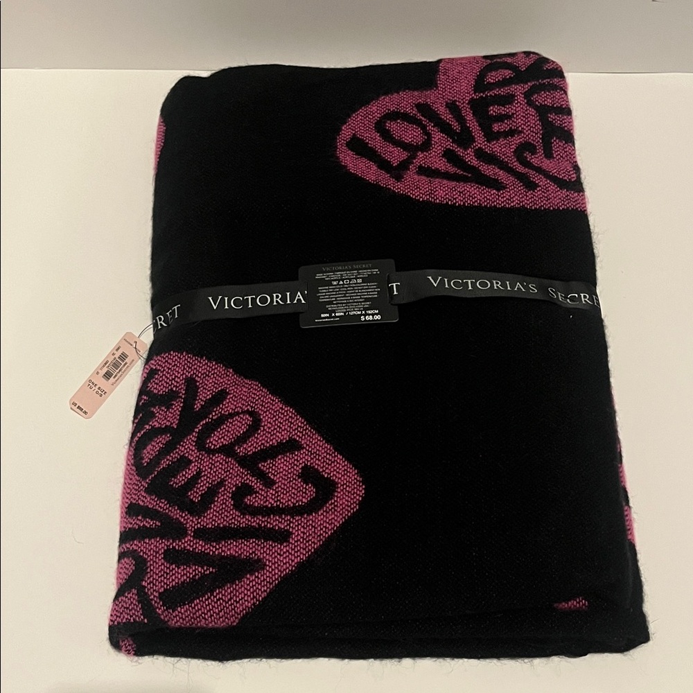 NWT Victoria’s Secret Black Friday Cozy Throw Blanket - Picture 3 of 6